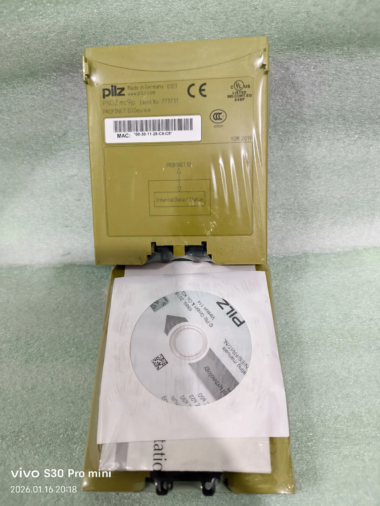 Pilz safety relay PNOZ mc9p 773731, brand new original genuine