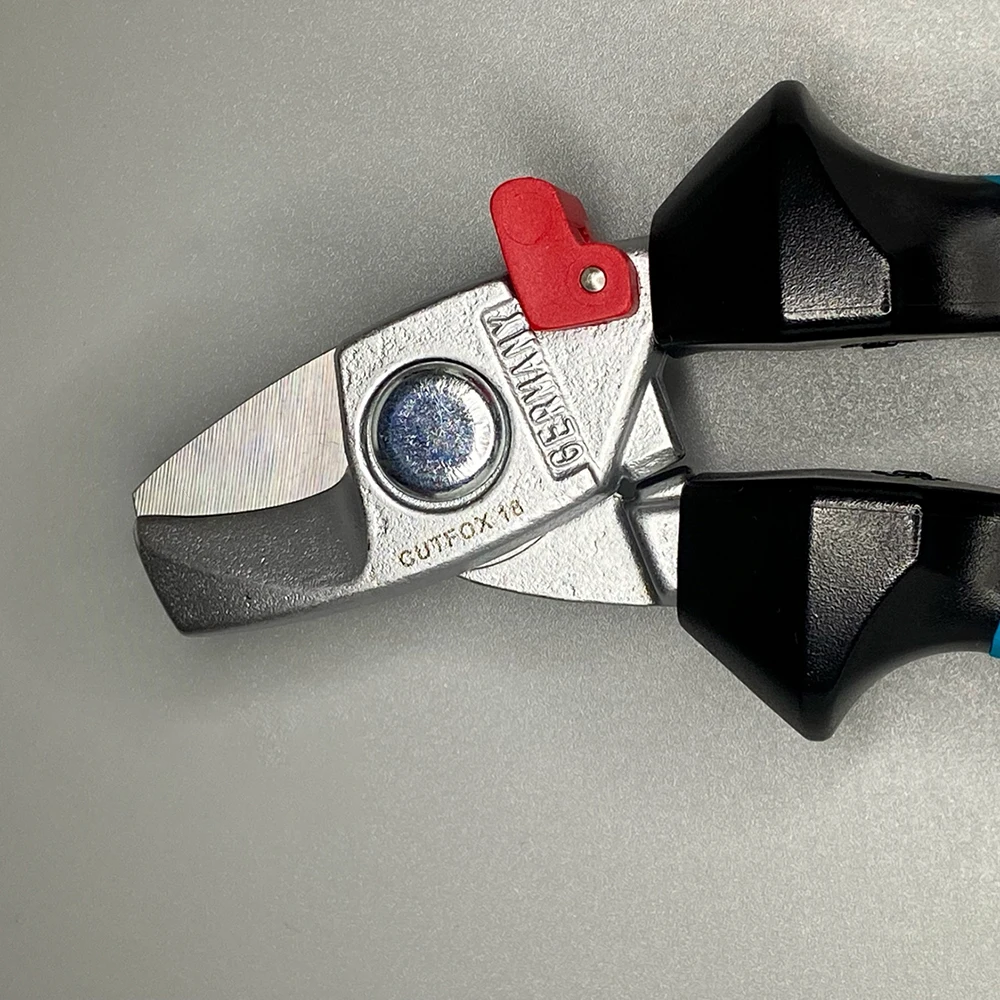 CUTFOX 18. 1212129   Инструмент для резки кабеля Phoenix