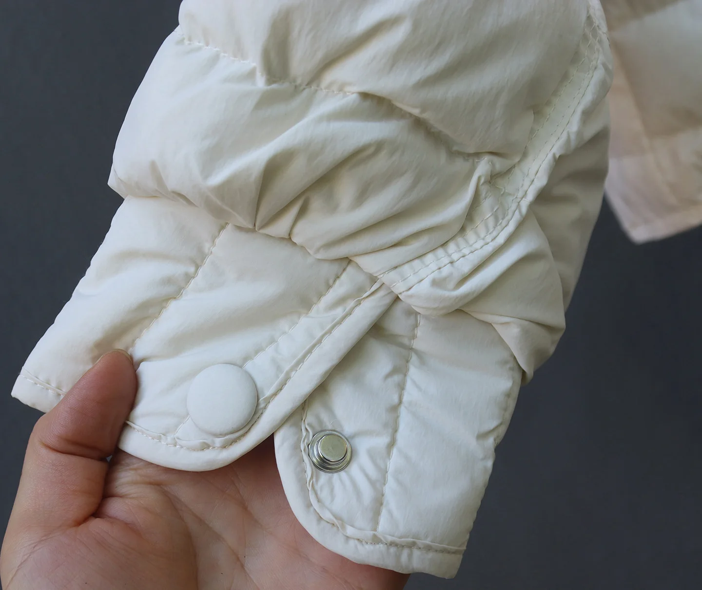 سترة نسائية جديدة لخريف وشتاء 2025 للتنقل سترة قصيرة خفيفة الوزن غير رسمية