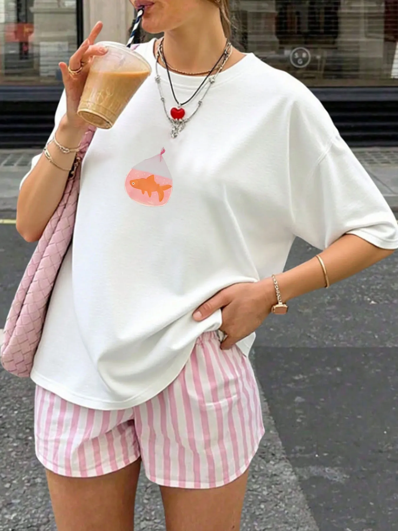 

Fish Plus size women's round neck short sleeve T-shirt with elastic half sleeves and trendy prints