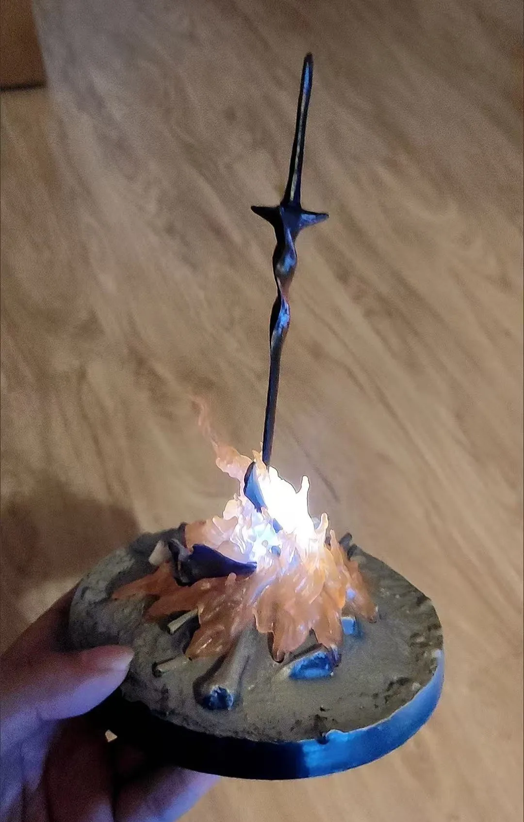 

[VIP] 23cm Dark Souls LED ILLUMINATION Bonfire LIT Light Action Figure glowing fire staue Collection model