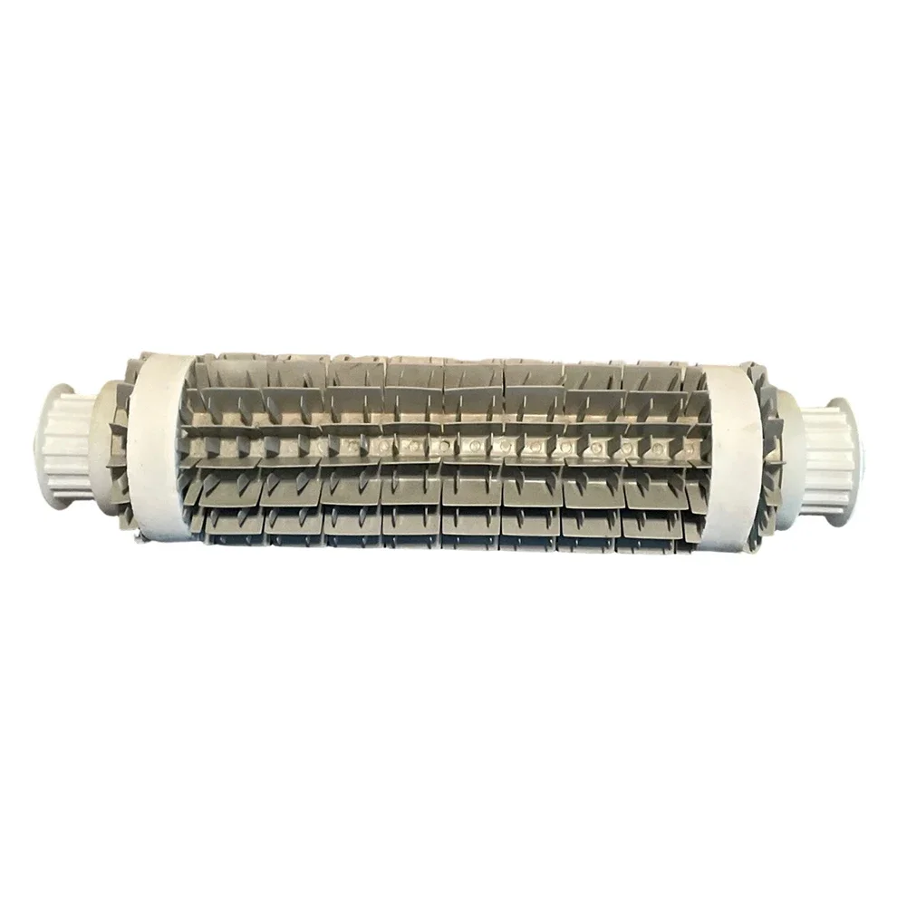 

Садовая щетка-ролик 2-в-1 (как на фото), прочная конструкция, долговечность и надежность, быстрая замена, уменьшает накопление мусора