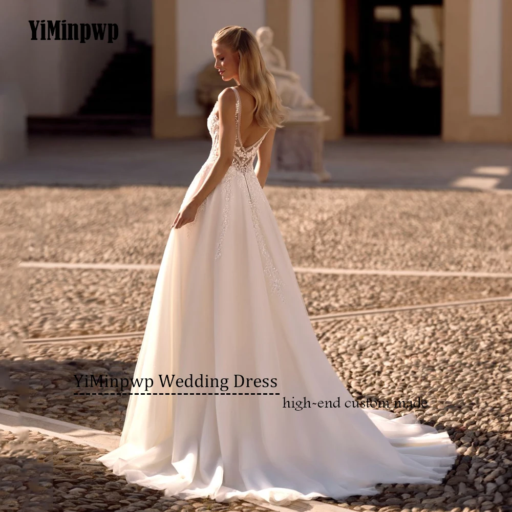 Vestido de novia bohemio personalizado con espalda descubierta, corte en A, tul con abertura lateral, apliques con cuello en V, vestidos de novia para playa, vestido de novia sin espaldaVestido de novia sin espalda per