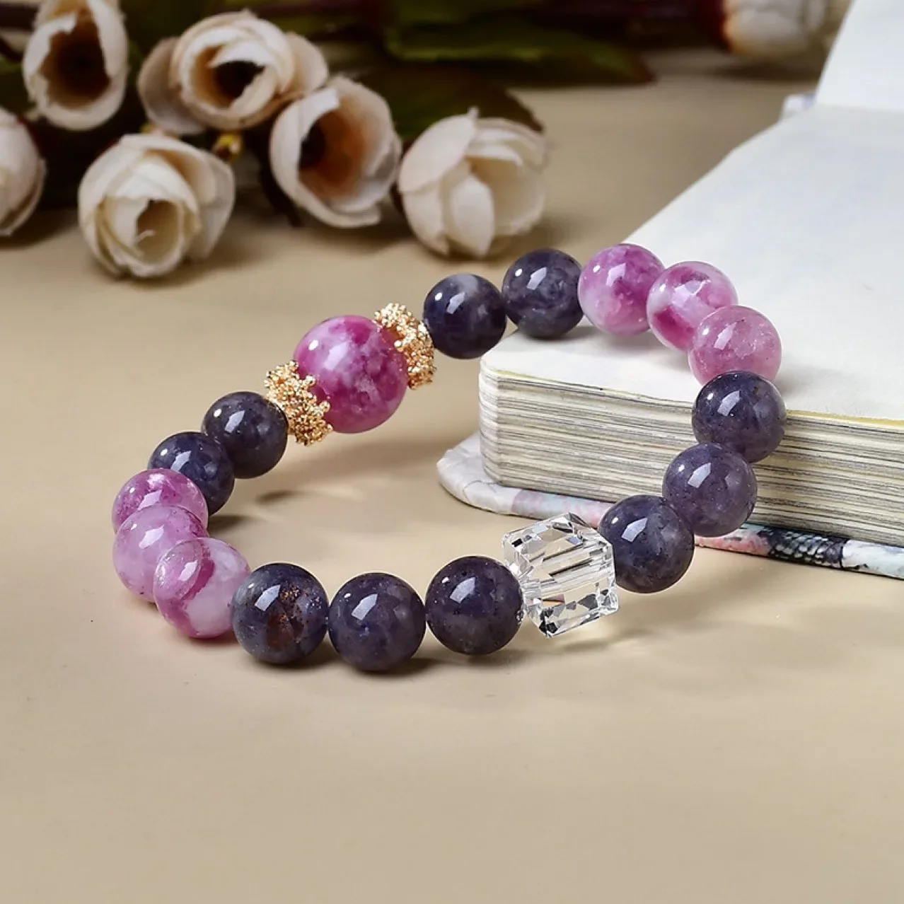 

Natural Grandmother Cordierite White Crystal Bracelet, Women's Lucky Fashion Light Luxury Bracelet, Gift