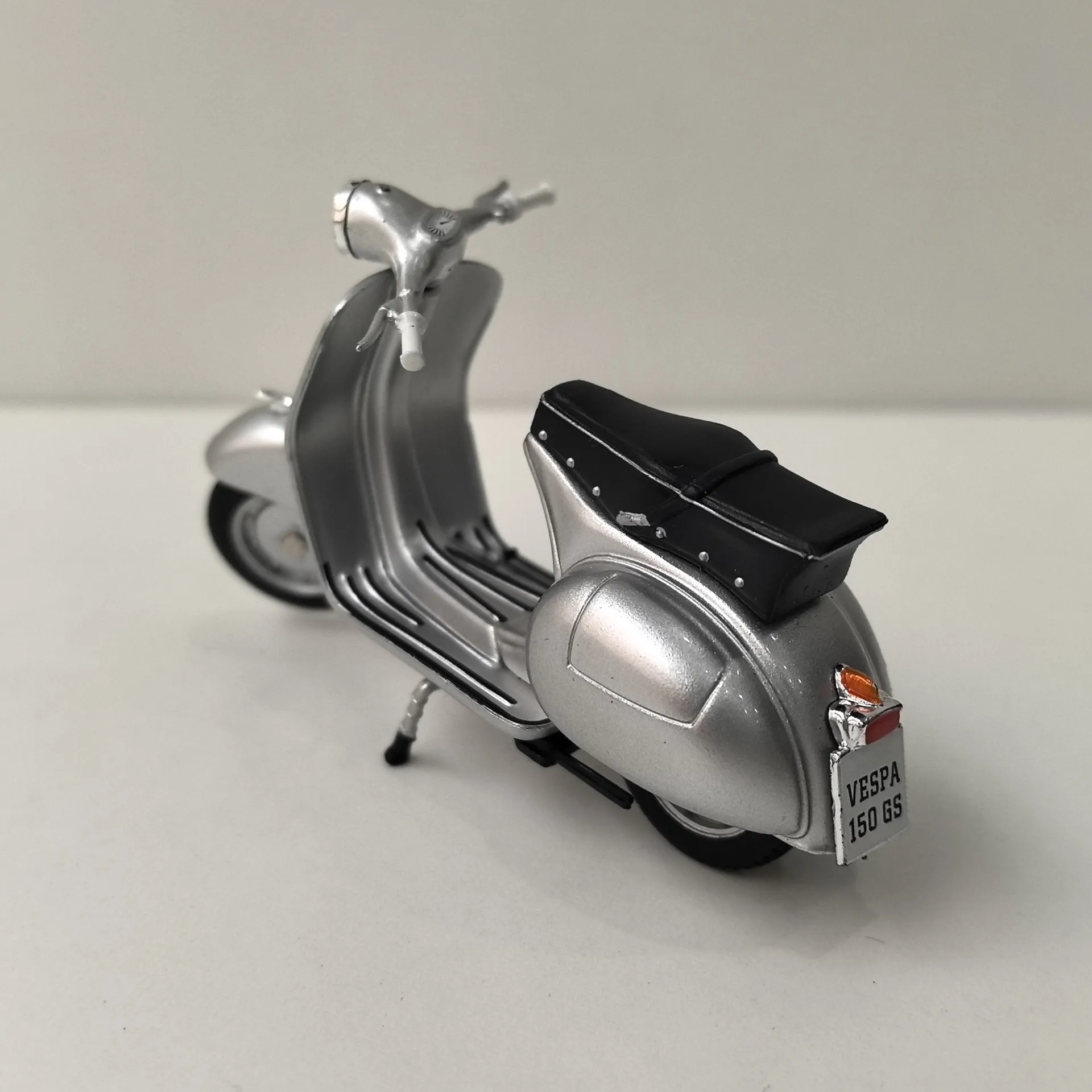 دييكاست IXO 1/24 مقياس فيسبا 150 GS سبيكة سيارة نموذج تحصيل لعبة هدية تذكارية عرض حلية