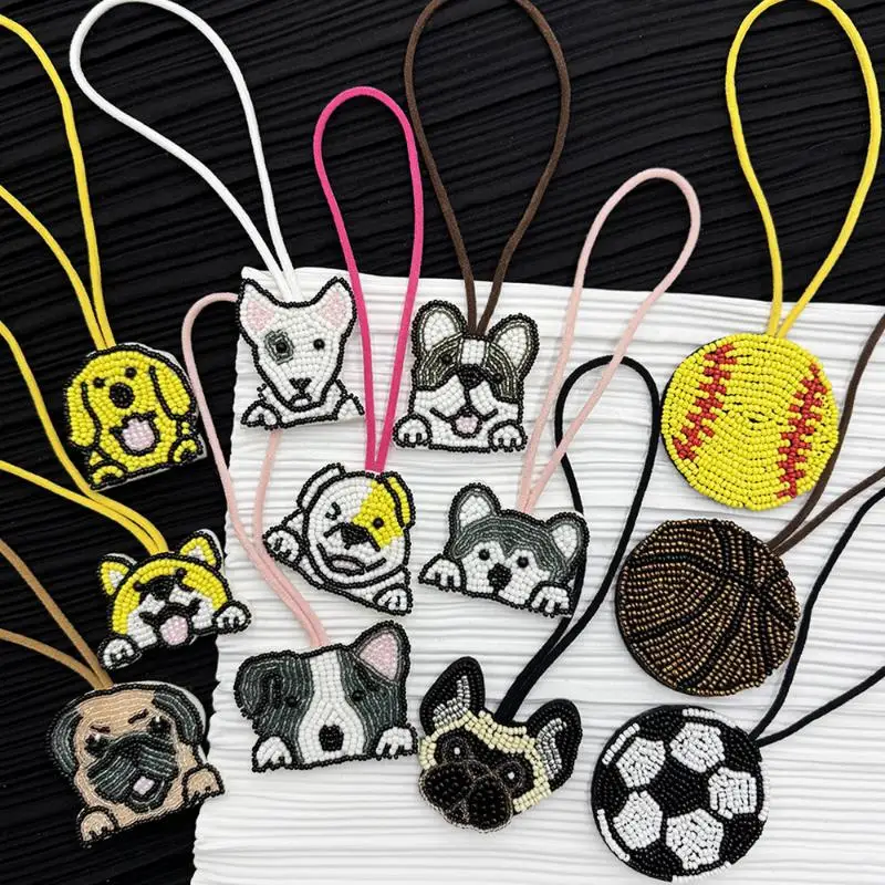 Fetching Dog Emblem Cordón Parche Colgante de fútbol Regalos decorativos para el hogar.