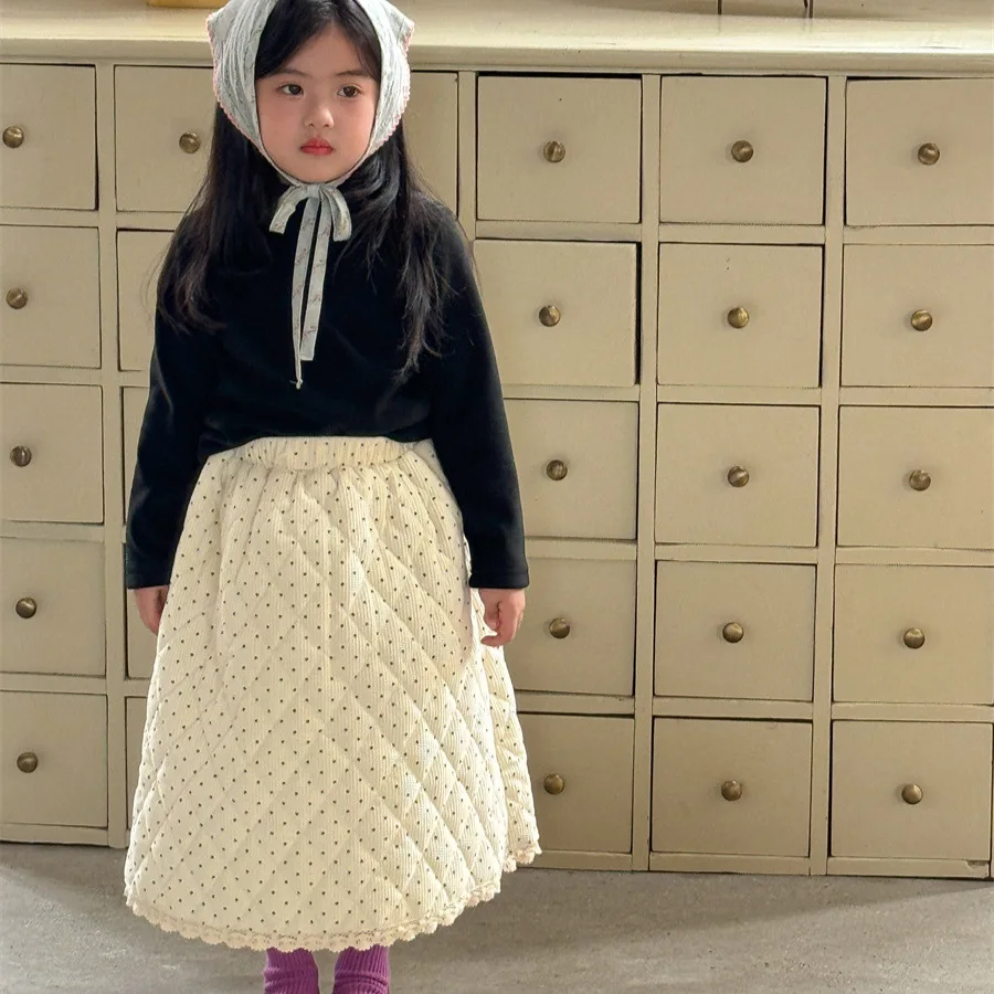الفتيات نصف طول تنورة 2025 شتاء منتج جديد الطبعة الكورية موجة غربية نقطة الترفيه تنوعا نصف طول تنورة الخصر