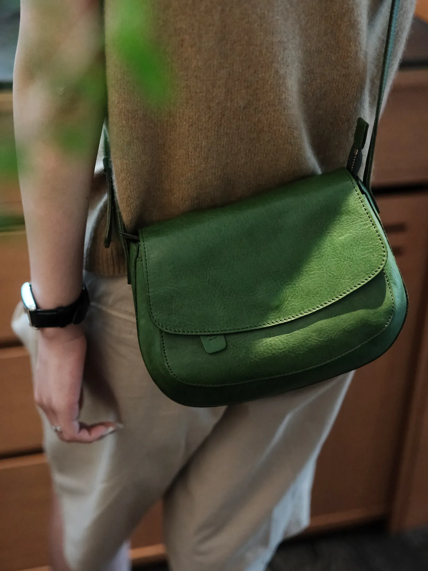Vintage designer handmade vegetable tanned cowhide women green crossbody bag outdoor travel luxury genuine leather shoulder bag