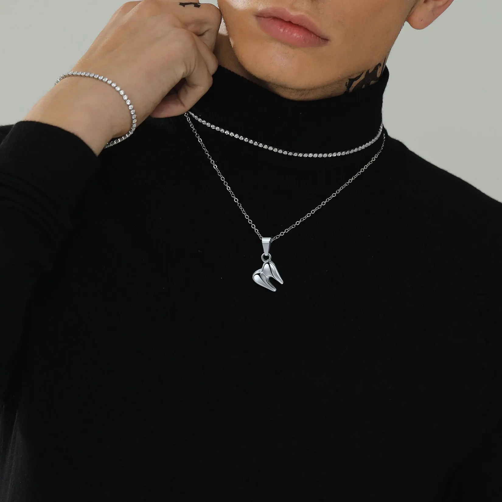 Tooth Necklaces Men Woman 316L Stainless Steel Premolar Shape Teeth Pendant Jewelry Gift for Child Dentist Doctor Nurse