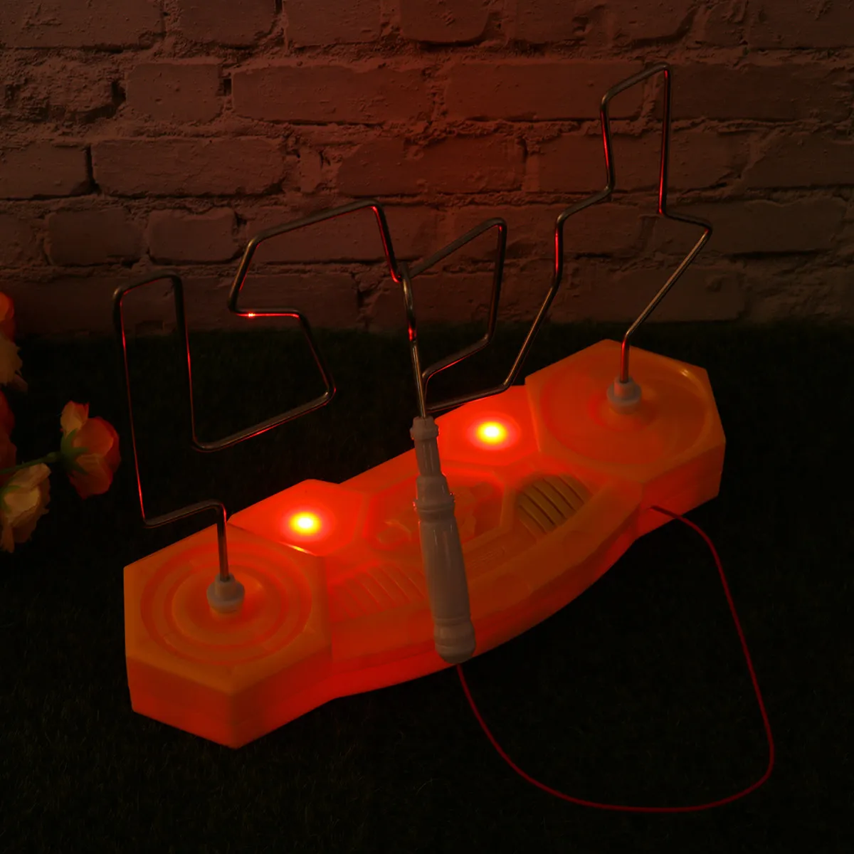 1Pcs Maze Electric Touch Labyrinth Game Safe Flashing Music Challenge for Kids Mental Skill Training 3 Years and Above