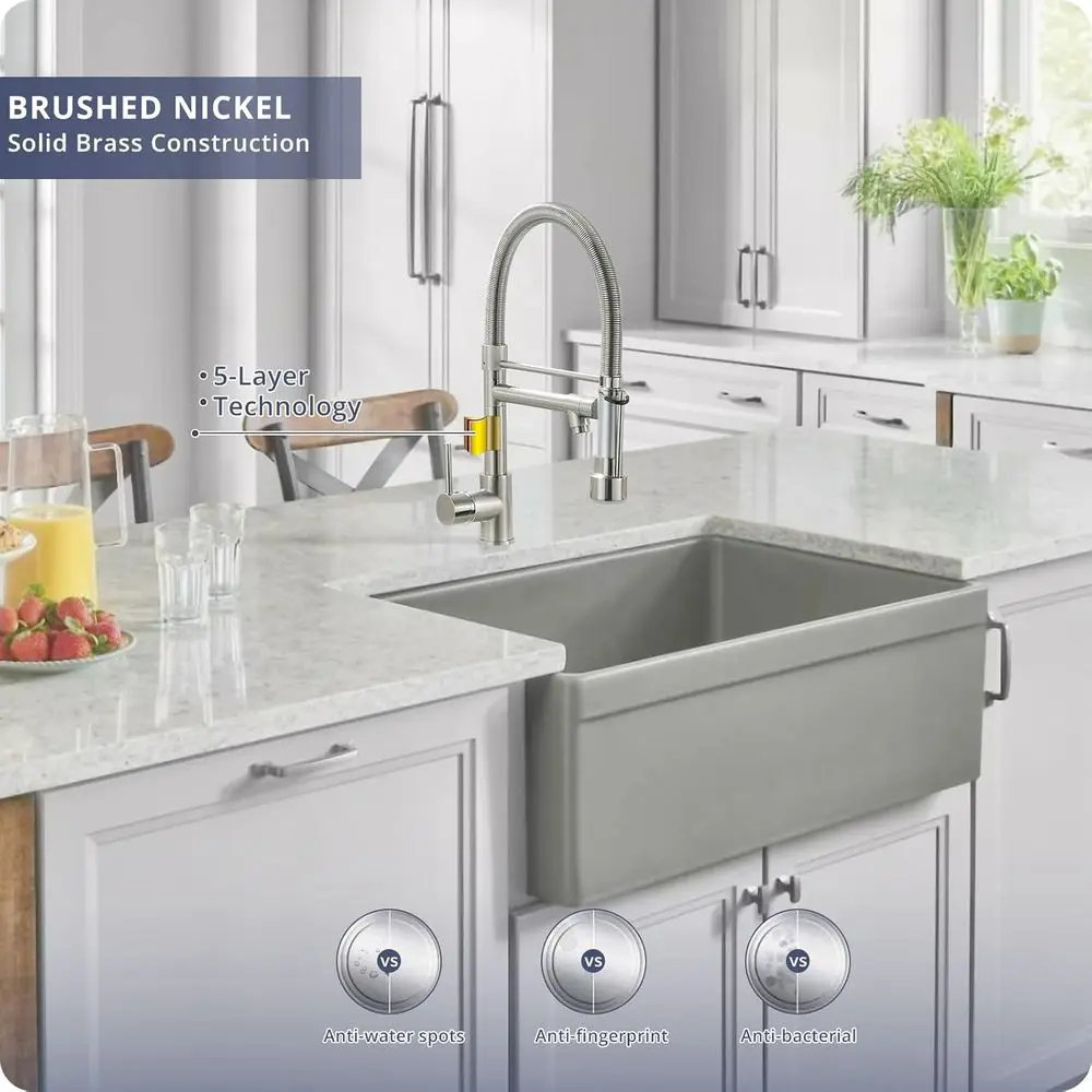 صنبور مطبخ بخاخ بقفل منسدل بمقبض واحد مع لمسة نهائية من النيكل المصقول