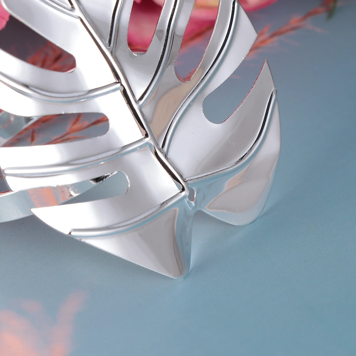 

6pcs Napkin Ring Rosy Gold Banquet Party Leaf Holder Dinner Rings Stylish Shiny Modern Multi-purpose Kitchen Bar Decor