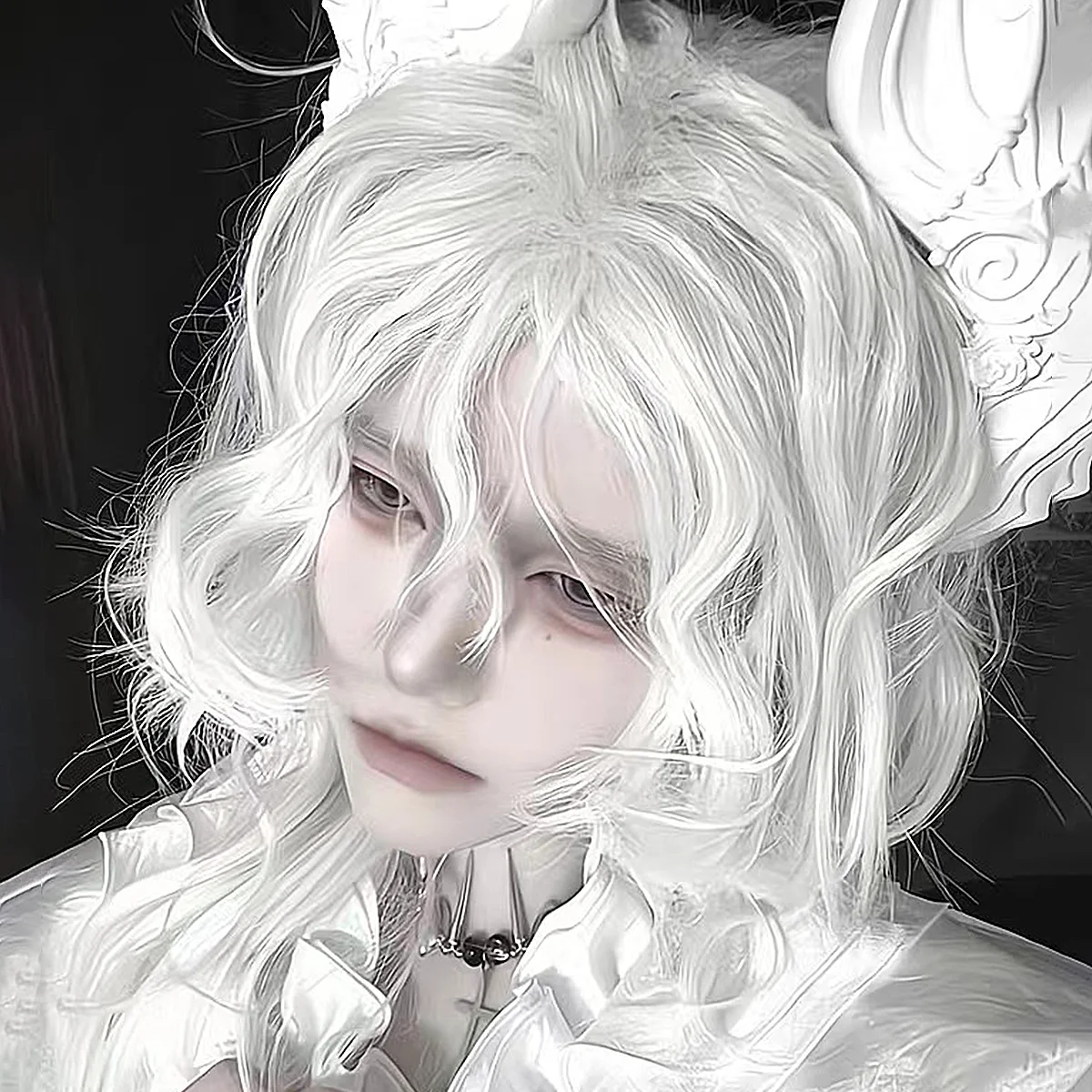 夢のような白いふわふわカール OC コスプレウィッグ |   ジェンダーニュートラル デビルエンジェルスタイル フルヘッドウィッグセット