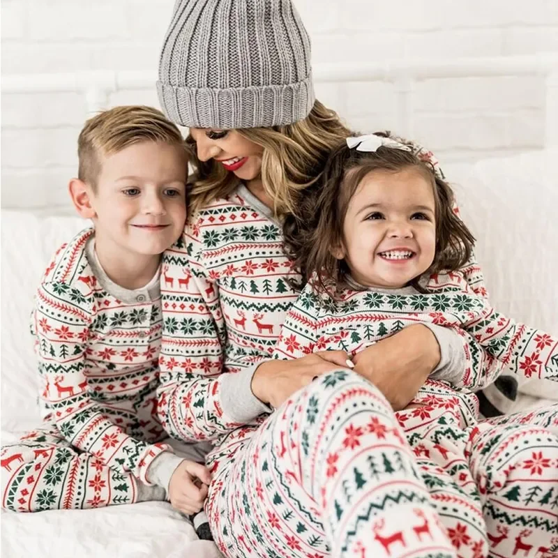 pvucpot Ensemble Pyjama Noël Famille Assorti Christmas Vêtement de Nuit Père Mère Enfant Bébé Tenue de Nuit d´Automne et Hiver Papa Maman Fils Fille Imprimé Joyeux Noël Elk Enfants