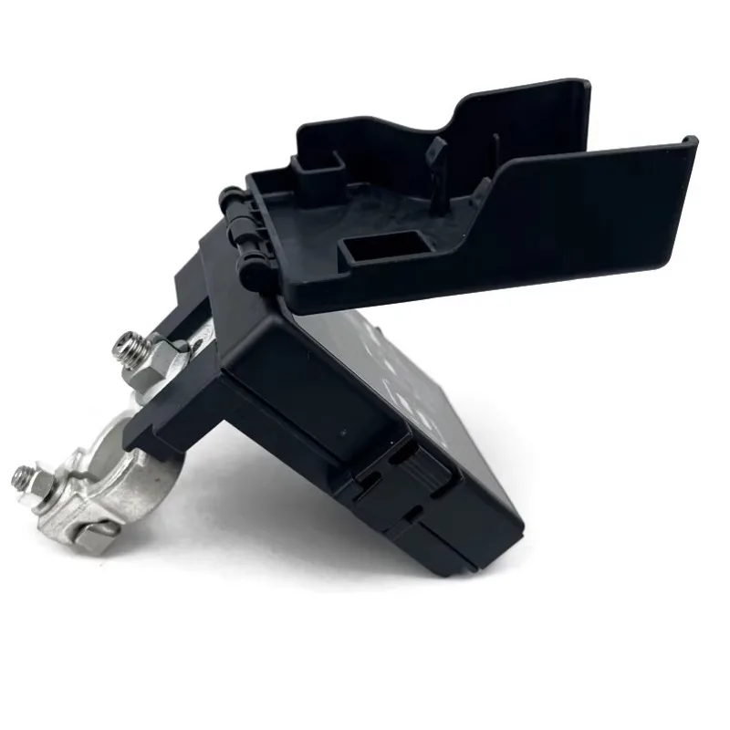 

Brand New Genuine for Changan Cs75 Plus 22-24Battery Positive Pole Head Fuse Box Battery High-voltage Cover Assembly S1S301223