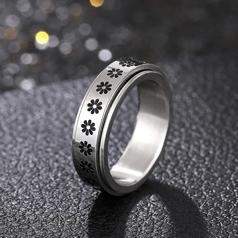 2026 New European and American Personalized Niche Ring, Rotatable Unisex Small Flower Flower Fashion Jewelry and Accessories