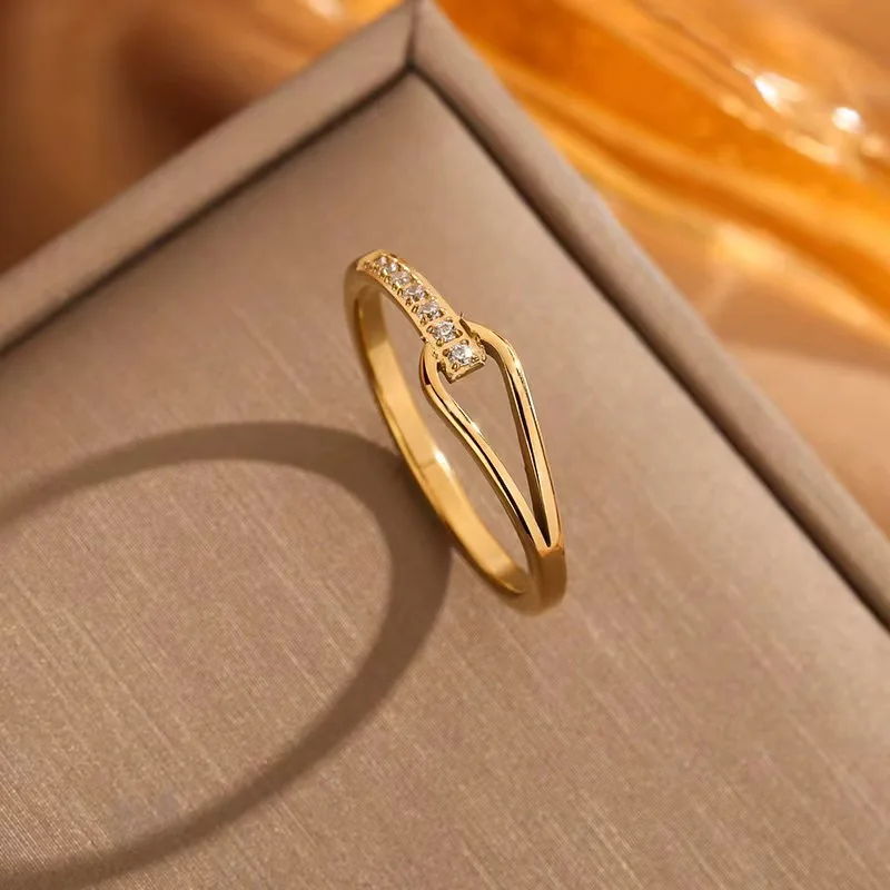 

10 шт., кольцо из нержавеющей стали с геометрическим полым бриллиантом, универсальный модный аксессуар для сувенира-компаньона