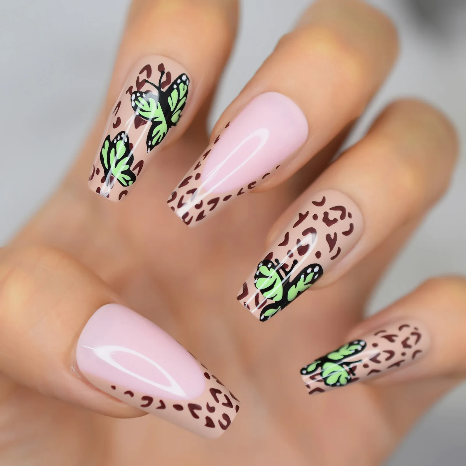 Doodskist Vlinderpers op nagels met ontwerp in lange lengte Ballerina Kunstnagels Set Europese en Amerikaanse Nail Art Tips Acryl