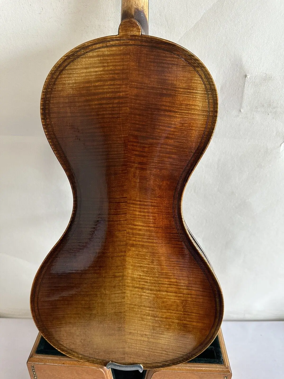 4/4 Gourd shaped violin Solid flamed maple back Old spruce top hand carved K3127