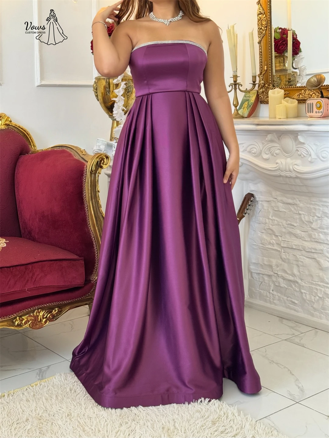 فساتين سهرة نسائية فاخرة مكشوفة الأكتاف للمناسبات مصنوعة حسب الطلب فستان حفلة موسيقية فاخر 2025 كلمة امرأة من الساتان الأرجواني