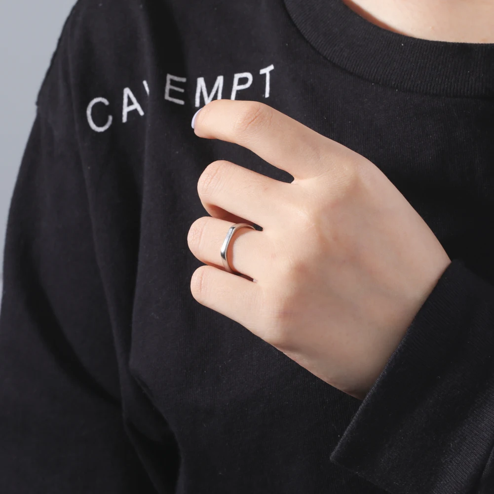 Classic‑Style Gold‑Tone Stainless‑Steel Ring Unisex for Men Women, 2026 Trendy Couple Finger‑Ring, Wedding Fashion Jewelry, Gift‑Ready, Wholesale Available