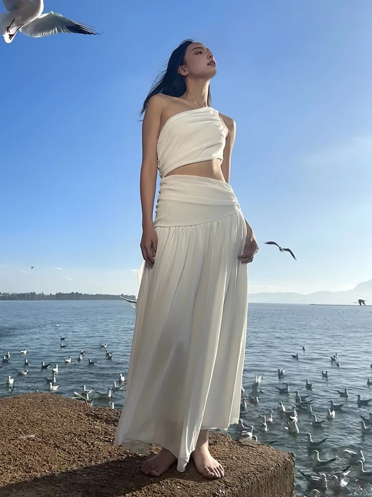 White Oulder Bared …