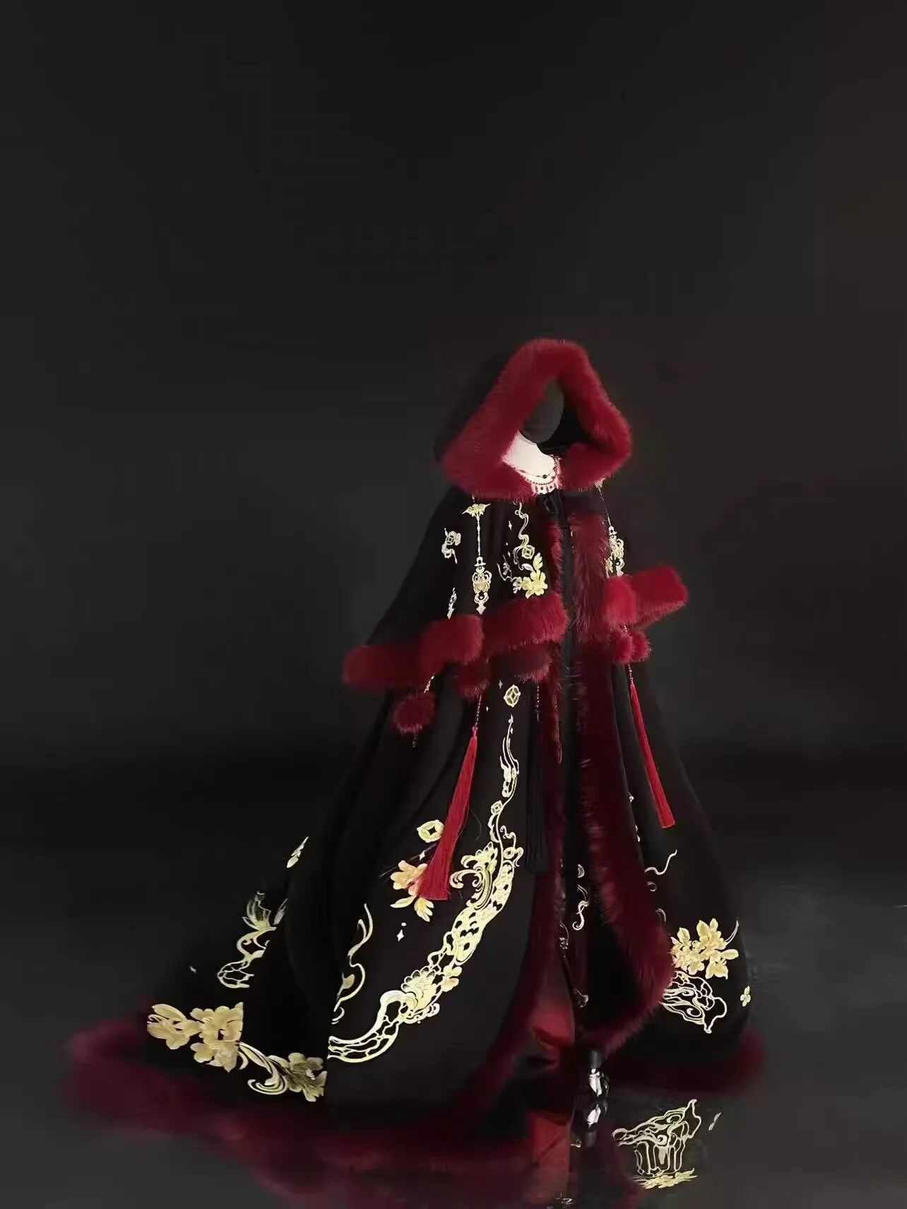 

Оригинальный плащ ханьфу, женский китайский традиционный плащ с вышивкой, черный и красный плащ, карнавальный костюм для косплея, костюм для рождественской вечеринки