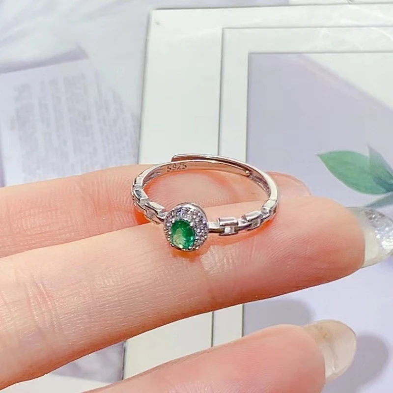 925 سلسلة فضية خاتم الزمرد الطبيعي 3 مللي متر * 4 مللي متر مجوهرات الزمرد الكولومبي هدية للنساء