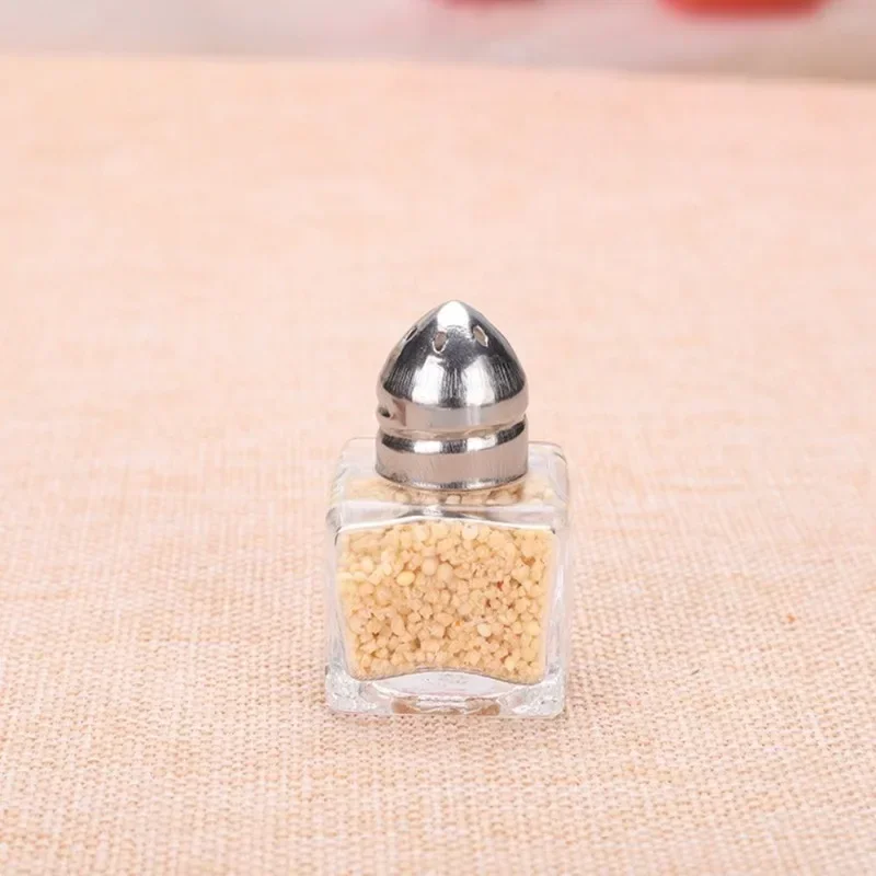 Small Mini for Picnic BBQ Outdoor Cooking Tool Spice Bottle Seasoning Bottle Kitchen Supplies Salt Jar Salt and Pepper Shakers