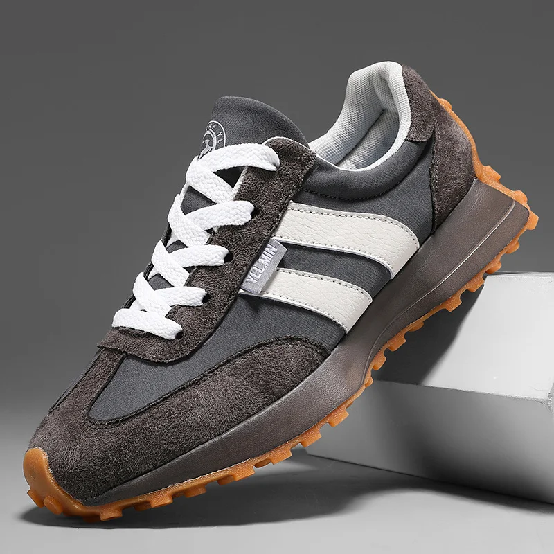 2026 New Casual Shoes Spring Autumn Breathable Comfortable Vintage Sneakers Fashion Lace Up Outdoor Non Slip Running Shoes