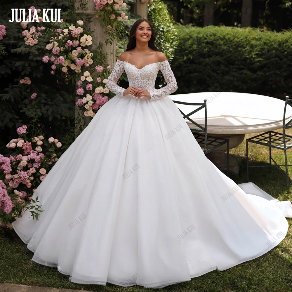 Julia Kui 맞춤 제작 빈티지 튤 볼 가운 웨딩 드레스 비즈 장식 진주 아플리케 오프 숄더 풀 슬리브 신부 드레스