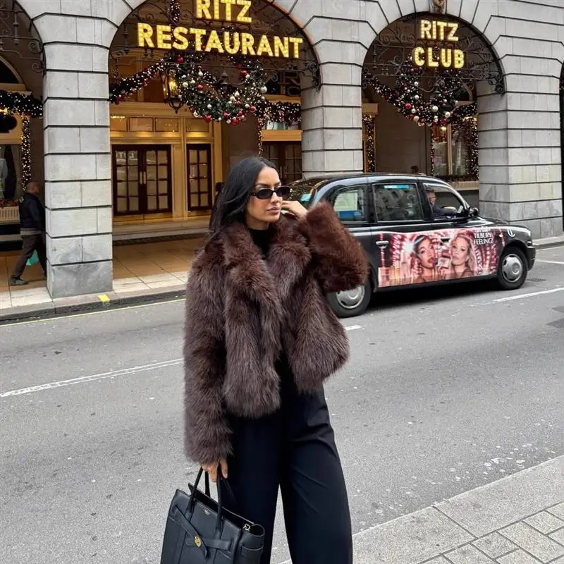 Ele Brown Sztuczne Futro Jaet Street Sle Faionable Odzież Wierzchnia Damska Ekologiczny Luksusowy Płaszcz dla Kobiet w Średnim Wieku...