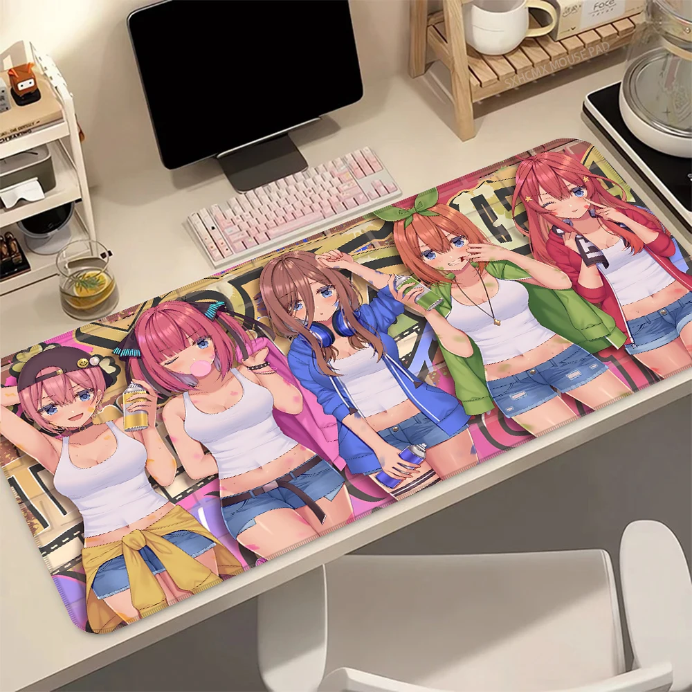 900x400mm Quintuplet Anime Sisters Gaming-Mauspad, rutschfester Gummi mit genähtem Rand, große Schreibtischunterlage für PC und Laptop