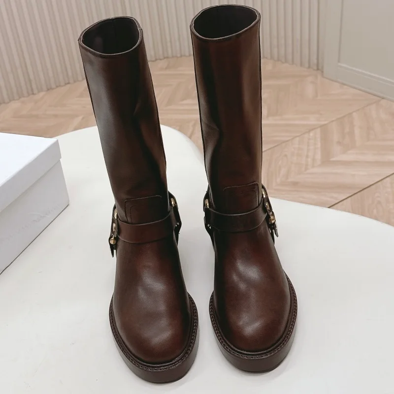 

Высококачественные новые женские ботинки до середины икры в стиле ретро, модные винтажные ботинки без шнуровки с металлической пряжкой в стиле панк, винтажные потертые25061812