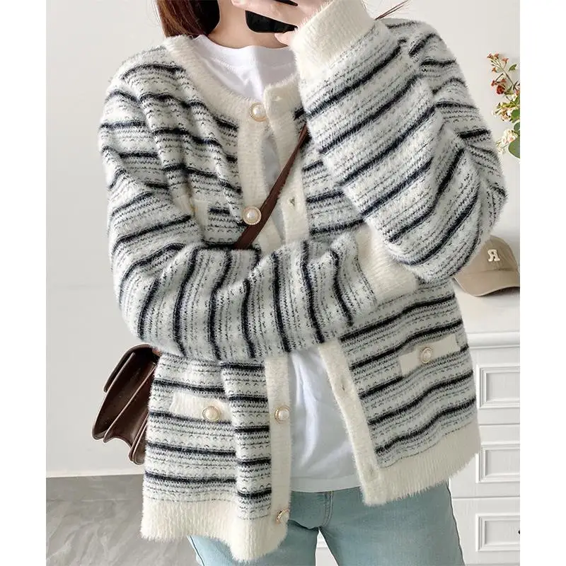 

Autumn KPOP Fashion Style Harajuku Slim Fit Tops Women Loose Casual All Match Outerwear Long Sleeve Cardigan Button Sweaters