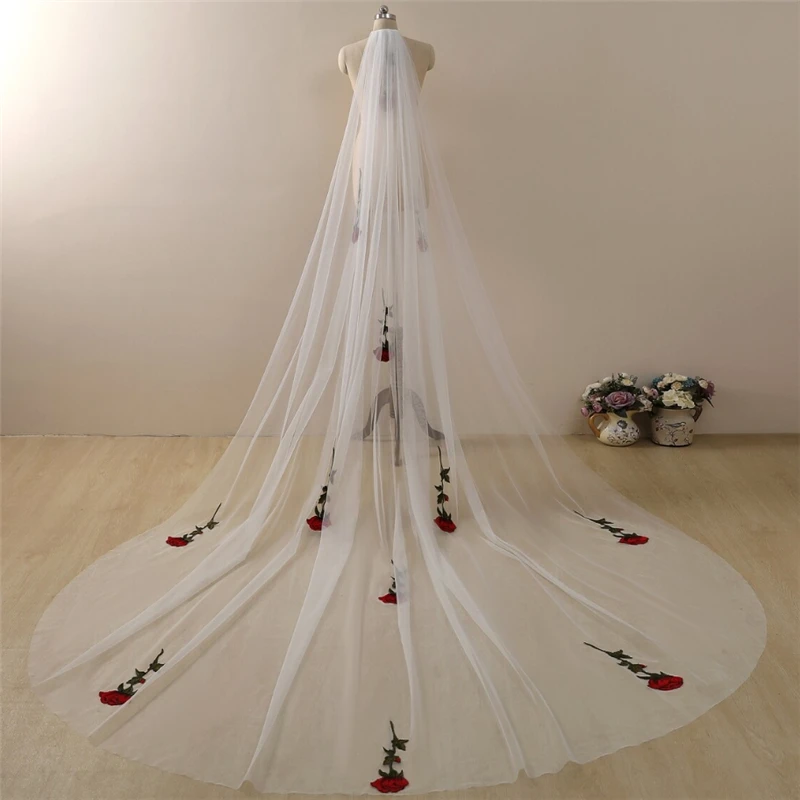 

Красная роза Цветы Цветочные свадебные фаты Аксессуары Собор Длинный тюль цвета слоновой кости с расческой для невест Зеленые листья Новый