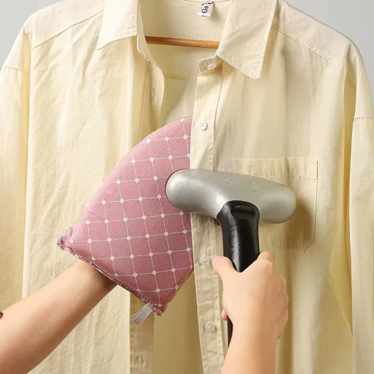 Praktischer, dicker Bügelbrett-Schutzbezug für den Haushalt, verbrühungssicher, zum Aufhängen, für Dampfglätter, waschbare Netz-Handschuhe
