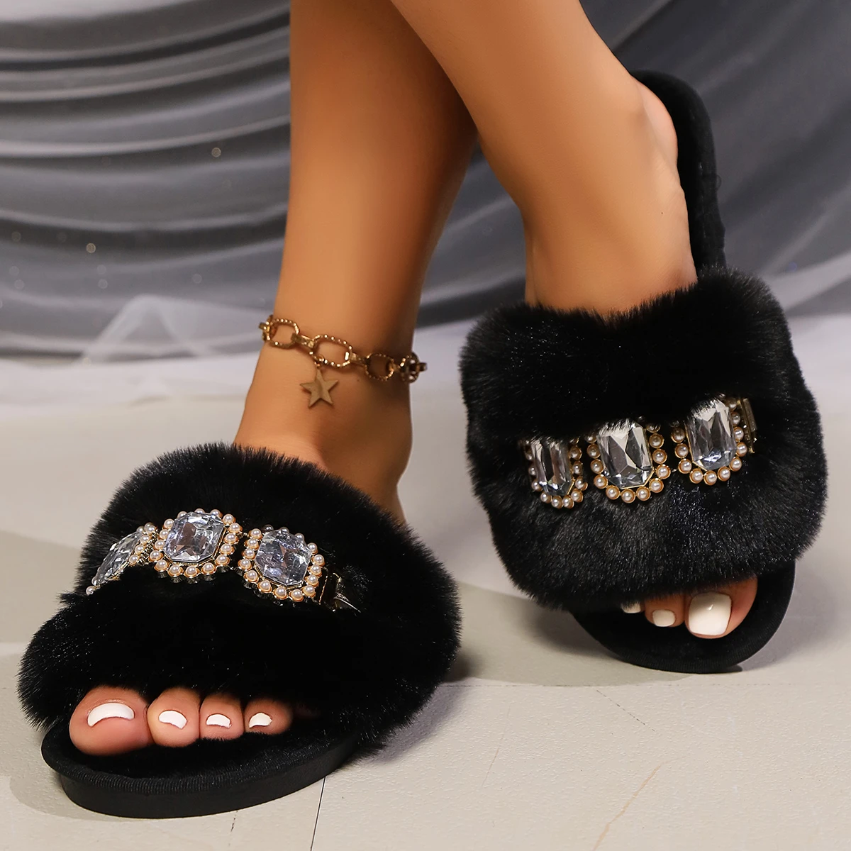 Sandals Female 2024 New Summer Flat Fur Slides Shinny Diamond Slippers Wild Fashion Home Soft Flip-flops Shoes for Women Slide