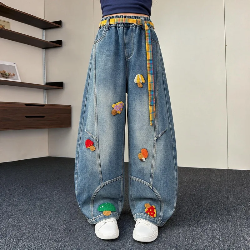 New Girls Curved Baggy Jeans for Kids Autumn Loose Casual Denim Pants Teenage Children Trousers with Mushroom Towel Embroidery