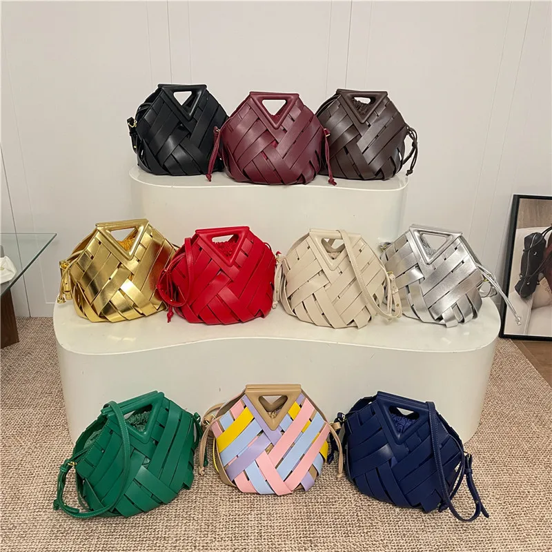 

Women's Minimalist Crossbody Bag for Daily Office with Matte PU Material Anti-theft Pocket Lightweight Build Trendy Look