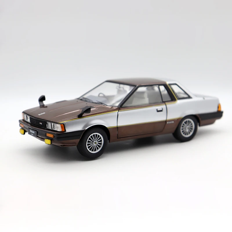 Diecast 1:24 Scale Nisssan Silvia Hardtop 1982 Classic Car Vehicle Alloy Simulation Car Model Toy Collectible Ornaments