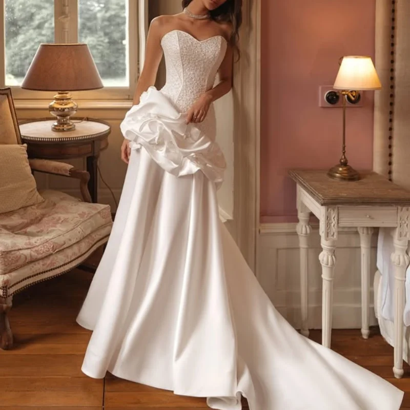 تخصيص الساتان أسلوب بسيط العاج الأبيض الخامس الرقبة السباغيتي يزين فساتين الزفاف سلسلة من ألف خط زي العرائس صنع اللباس
