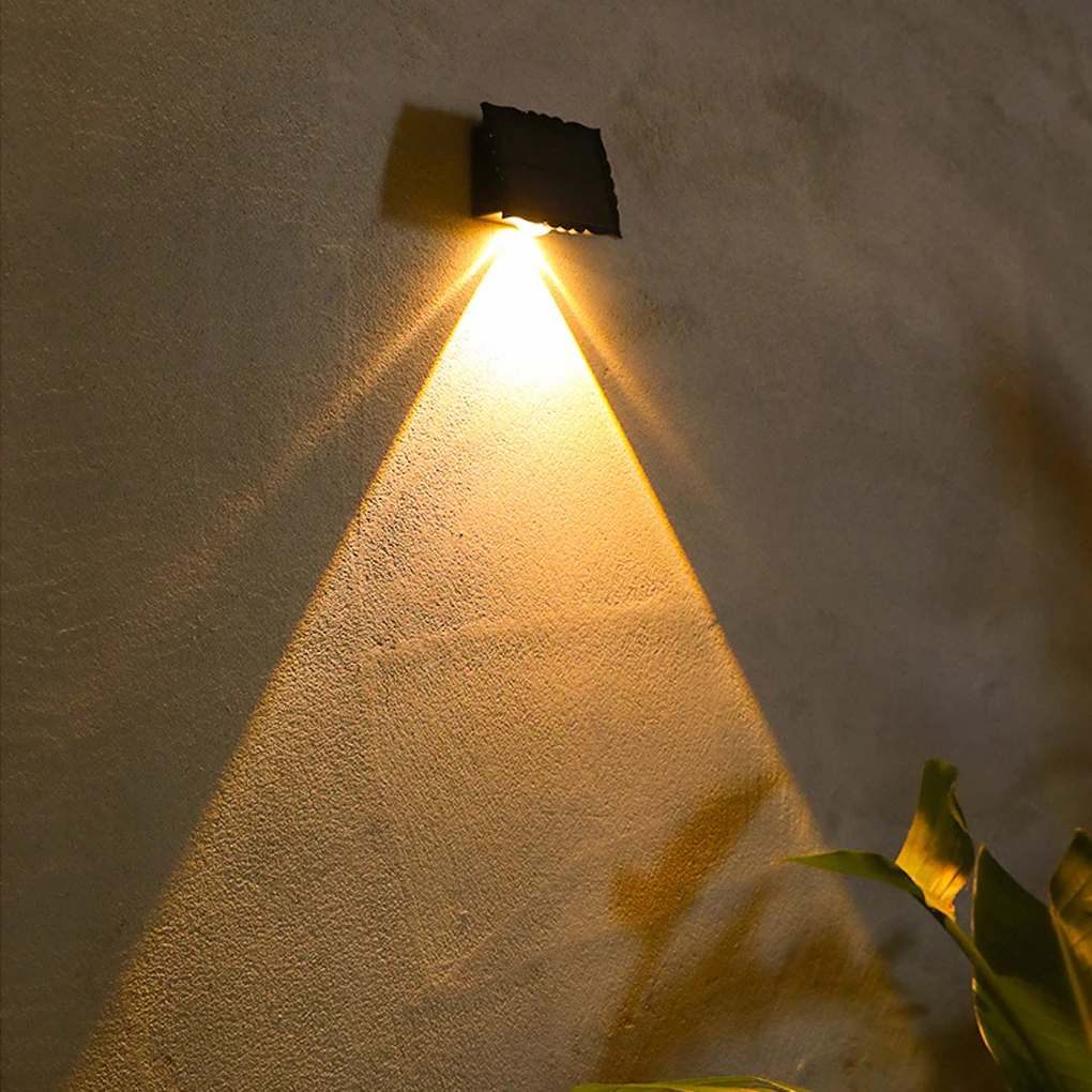 

Solar Garden Lights With Dustproof Performance For Outdoor Decoration Which Is Easy To Install