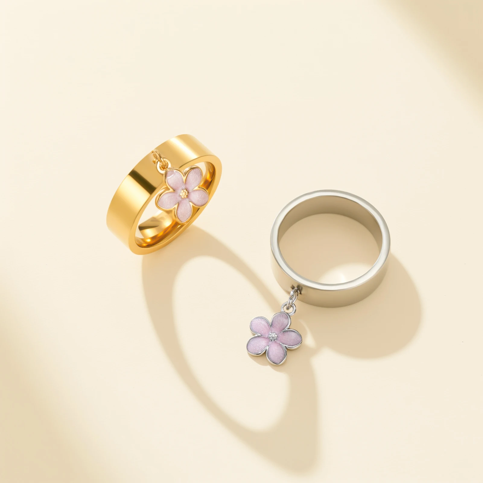 Skyrim Emaille-Ring mit rosa Blumen, Edelstahl, goldfarben, minimalistisch, 6 mm breit, Fingerringe, süßer Schmuck, Geschenk für Frauen
