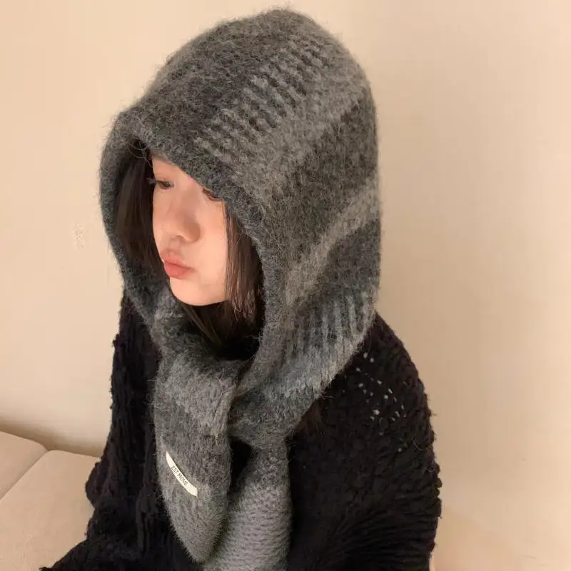 Dicker, Warmer Gestrickter Kapuzenschal mit Schwarz-Weiß-Streifen für Winterliche Outdoor-Aktivitäten und Tägliches Tragen – Detail 9