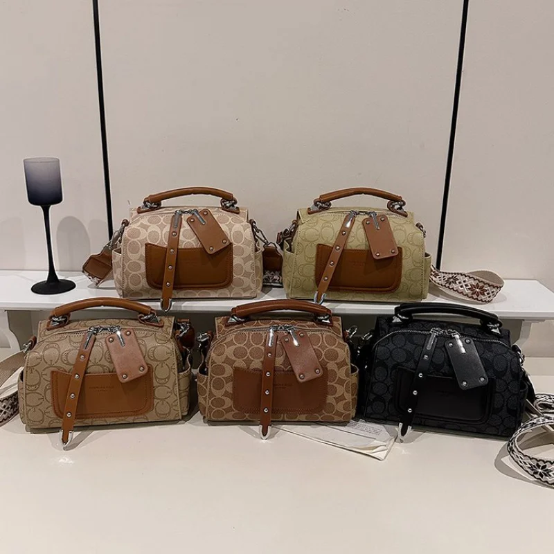 

High-End Women Shoulder Bag With Popular Elegant Details And Soft Suede Trim Suitable For Daily Errands​