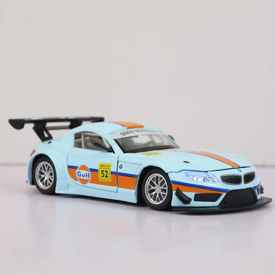 

CCA 1:24 BMW Z4 GT3 Gulf Oil Co-branded alloy car model ornaments acousto-optic pull back turned to children's toy cars.