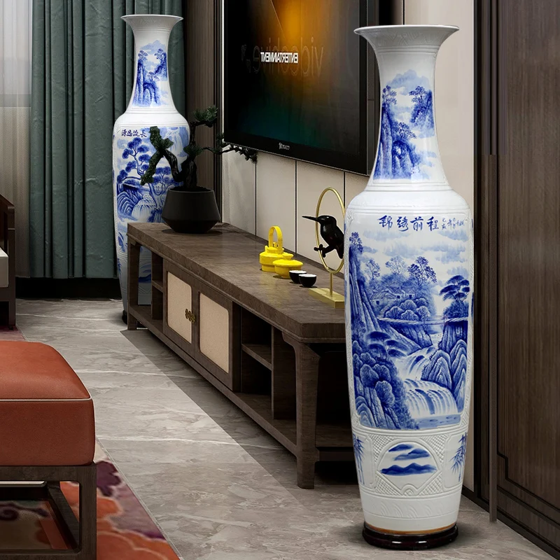 ceramic hand-painted blue and white brocade future landing vase