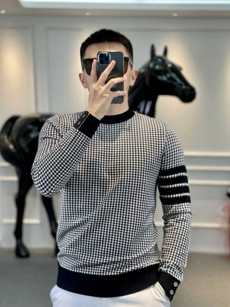 

New 2025 Men's Knitted Wool irt round Ne Winter Warm Faionable Plaid Camere Underwear Top Quali Youth Casual Wear