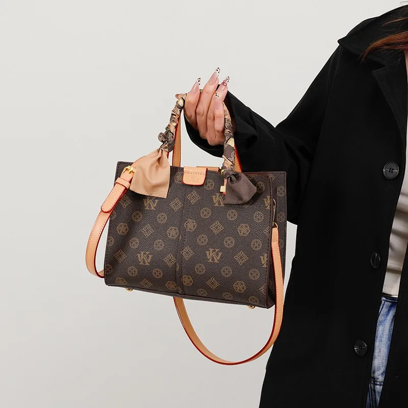 Retro-chique crossbody clutch voor dames - moderne effen leren portemonnee met luxe kettingriem